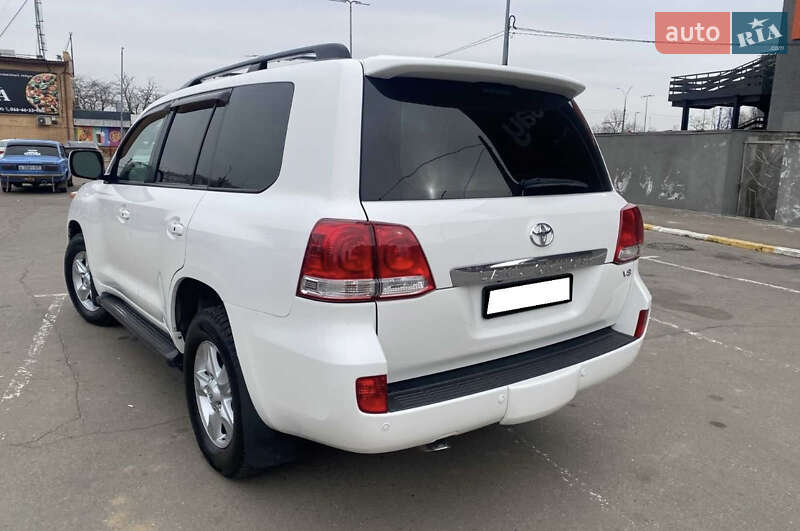 Внедорожник / Кроссовер Toyota Land Cruiser 2008 в Николаеве