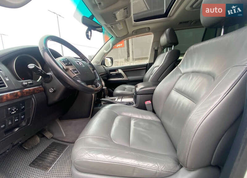 Внедорожник / Кроссовер Toyota Land Cruiser 2008 в Николаеве