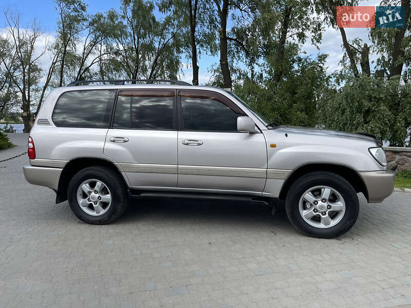 Внедорожник / Кроссовер Toyota Land Cruiser 2003 в Шполе
