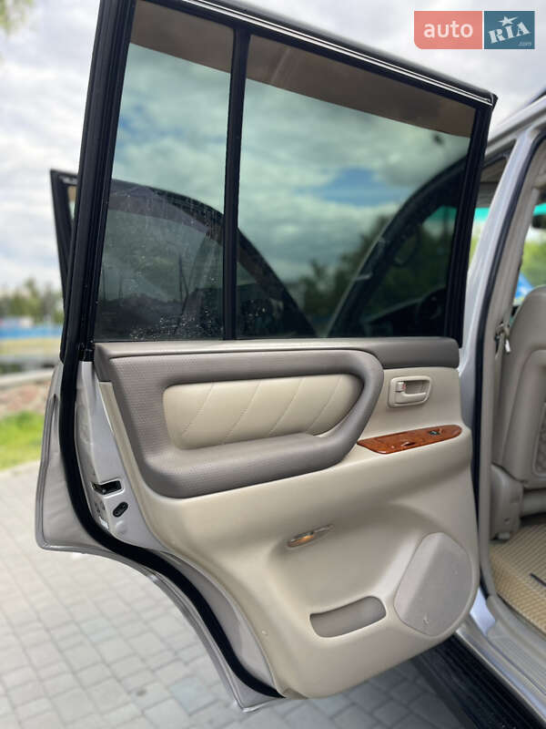 Внедорожник / Кроссовер Toyota Land Cruiser 2003 в Шполе