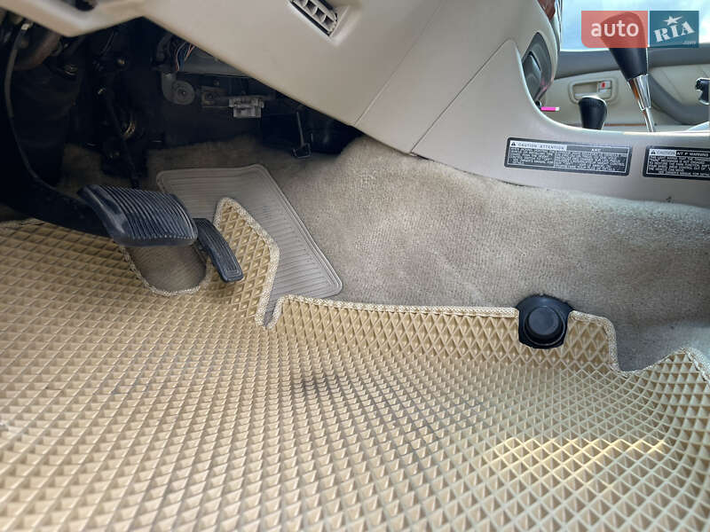 Внедорожник / Кроссовер Toyota Land Cruiser 2003 в Шполе