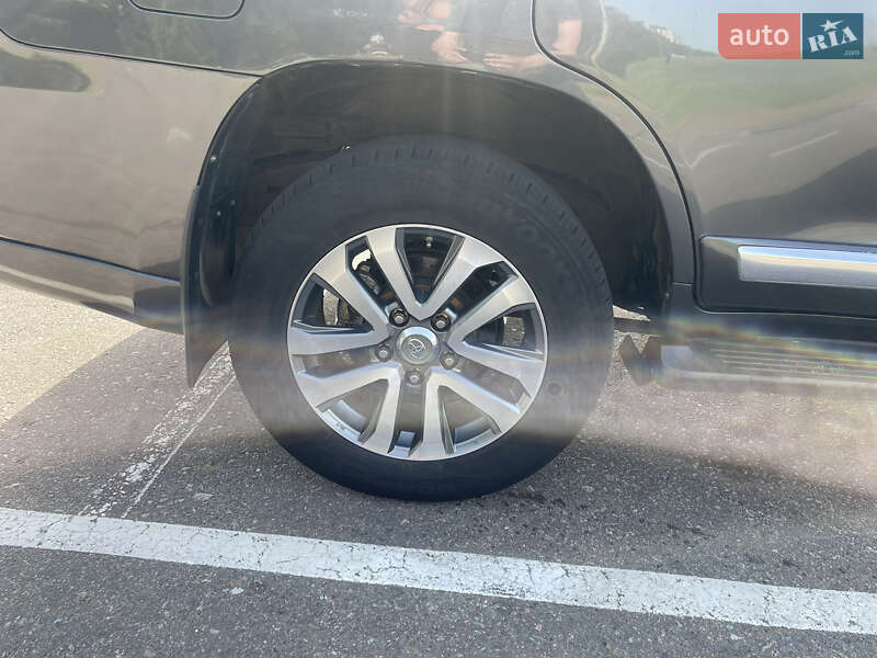 Внедорожник / Кроссовер Toyota Land Cruiser 2008 в Киеве