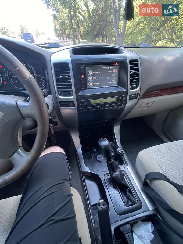 Позашляховик / Кросовер Toyota Land Cruiser 2006 в Кривому Розі