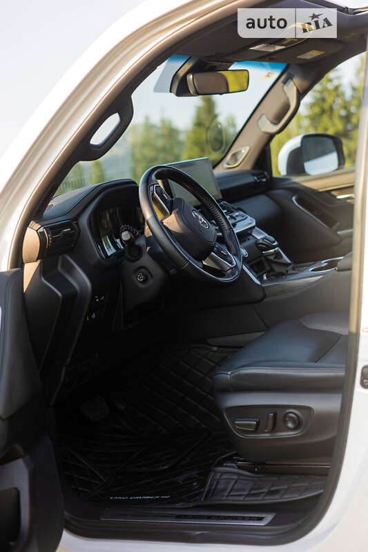 Внедорожник / Кроссовер Toyota Land Cruiser 2021 в Полянице