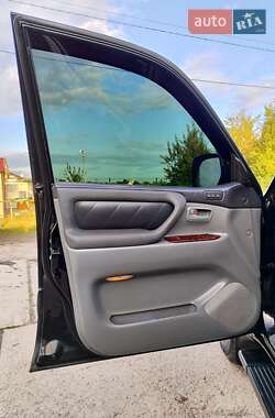 Позашляховик / Кросовер Toyota Land Cruiser 2001 в 