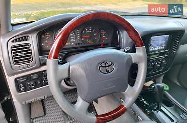 Позашляховик / Кросовер Toyota Land Cruiser 2001 в 