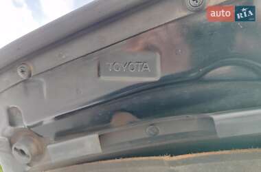 Позашляховик / Кросовер Toyota Land Cruiser 2001 в 