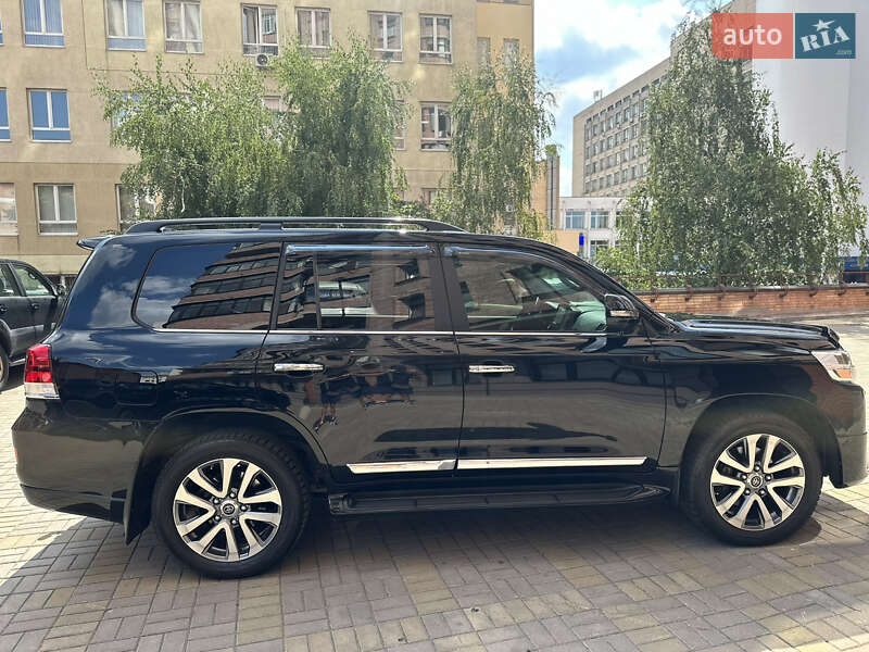 Внедорожник / Кроссовер Toyota Land Cruiser 2016 в Киеве