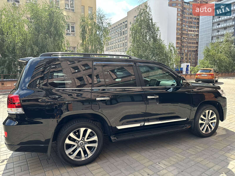 Внедорожник / Кроссовер Toyota Land Cruiser 2016 в Киеве