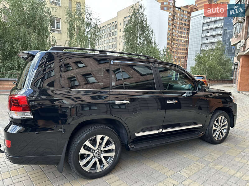 Внедорожник / Кроссовер Toyota Land Cruiser 2016 в Киеве