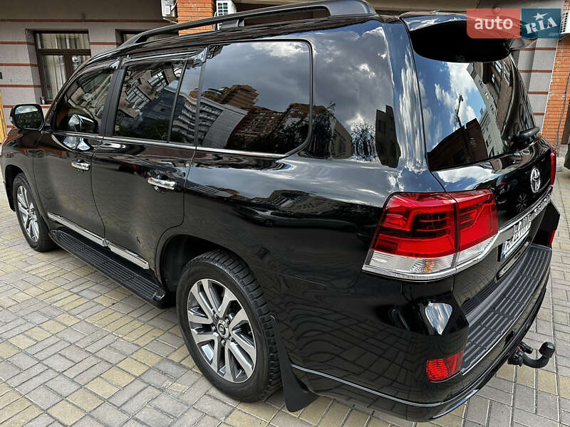Внедорожник / Кроссовер Toyota Land Cruiser 2016 в Киеве