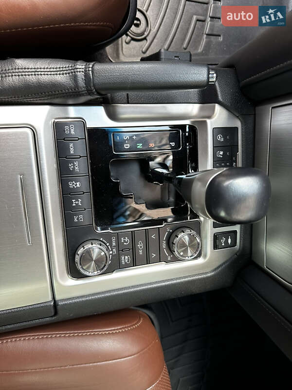 Внедорожник / Кроссовер Toyota Land Cruiser 2016 в Киеве