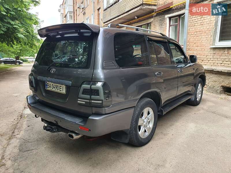 Внедорожник / Кроссовер Toyota Land Cruiser 2002 в Кропивницком
