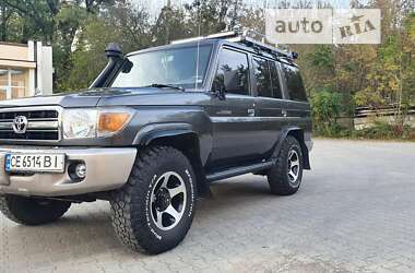 Позашляховик / Кросовер Toyota Land Cruiser 2010 в Чернівцях