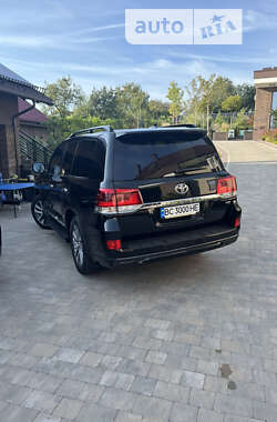 Внедорожник / Кроссовер Toyota Land Cruiser 2018 в 