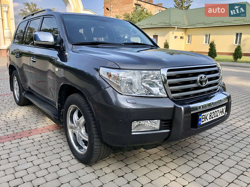 Внедорожник / Кроссовер Toyota Land Cruiser 2008 в Остроге фото 2 Внедорожник / Кроссовер Toyota Land Cruiser 2008 в Остроге