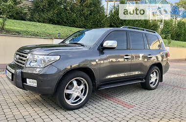 Внедорожник / Кроссовер Toyota Land Cruiser 2008 в Остроге