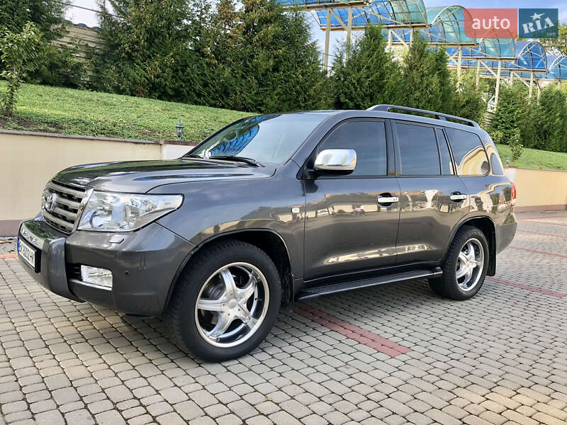 Внедорожник / Кроссовер Toyota Land Cruiser 2008 в Остроге фото 5 Внедорожник / Кроссовер Toyota Land Cruiser 2008 в Остроге