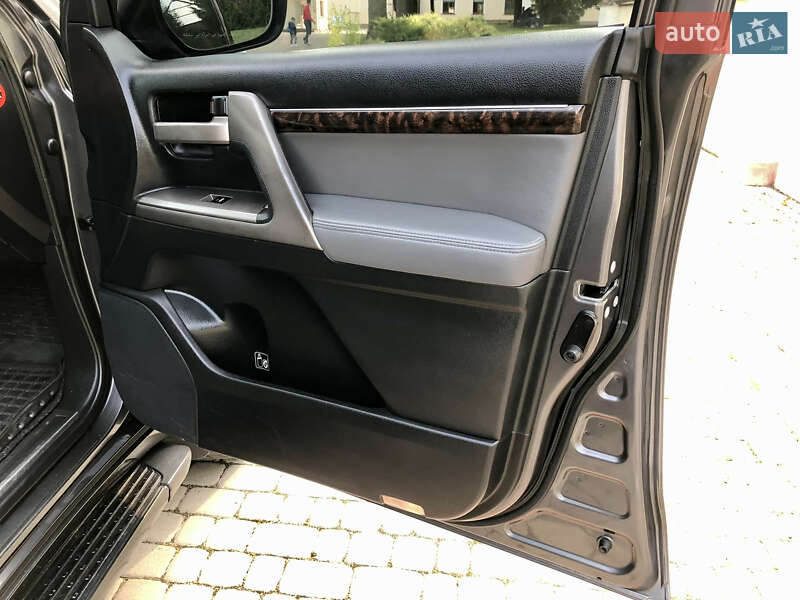 Внедорожник / Кроссовер Toyota Land Cruiser 2008 в Остроге фото 22 Внедорожник / Кроссовер Toyota Land Cruiser 2008 в Остроге