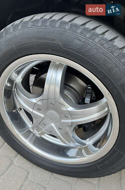 Внедорожник / Кроссовер Toyota Land Cruiser 2008 в Остроге