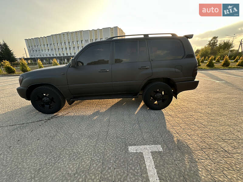 Внедорожник / Кроссовер Toyota Land Cruiser 2004 в Львове