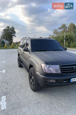 Позашляховик / Кросовер Toyota Land Cruiser 2004 в 