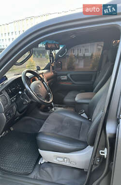 Позашляховик / Кросовер Toyota Land Cruiser 2004 в 