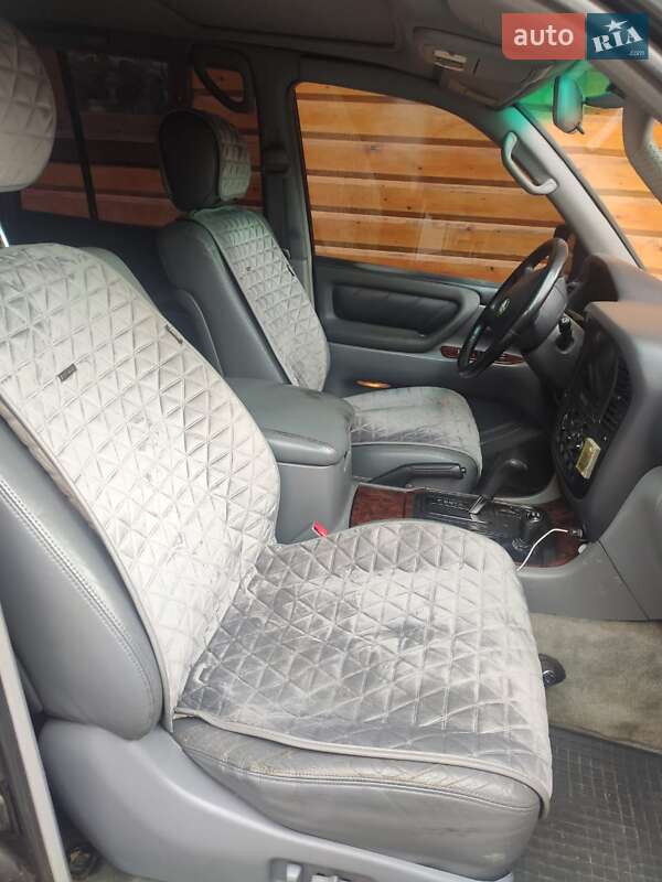 Внедорожник / Кроссовер Toyota Land Cruiser 2001 в Микуличине