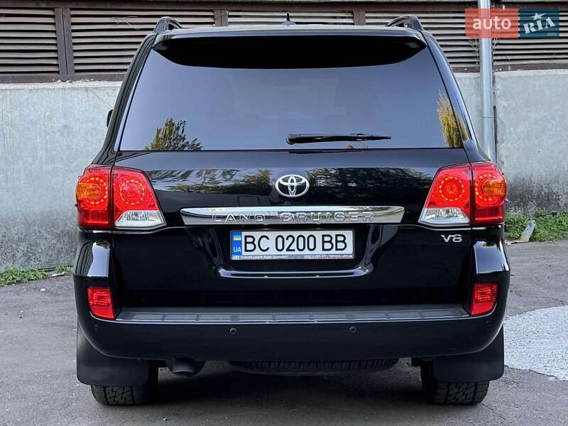 Позашляховик / Кросовер Toyota Land Cruiser 2013 в Львові