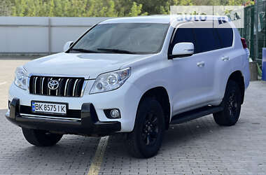 Позашляховик / Кросовер Toyota Land Cruiser 2010 в Дубні