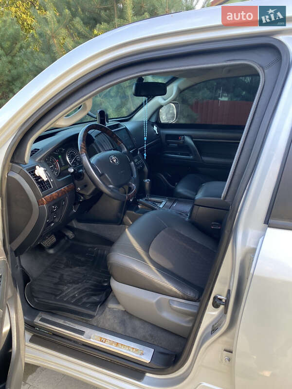 Внедорожник / Кроссовер Toyota Land Cruiser 2011 в Львове