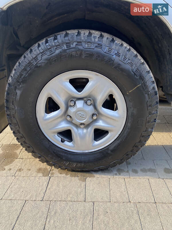 Внедорожник / Кроссовер Toyota Land Cruiser 2011 в Львове