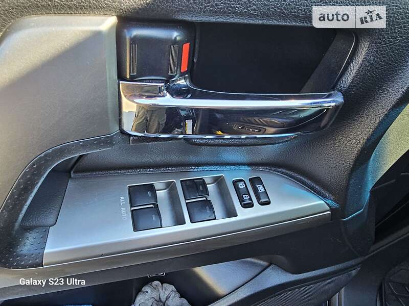 Внедорожник / Кроссовер Toyota Land Cruiser 2012 в Сквире