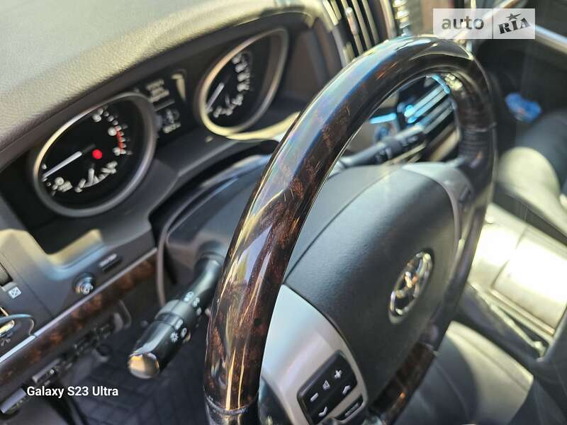 Внедорожник / Кроссовер Toyota Land Cruiser 2012 в Сквире