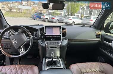 Внедорожник / Кроссовер Toyota Land Cruiser 2017 в 