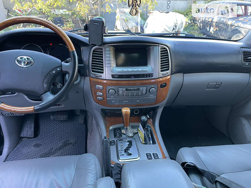 Внедорожник / Кроссовер Toyota Land Cruiser 2006 в Чернигове
