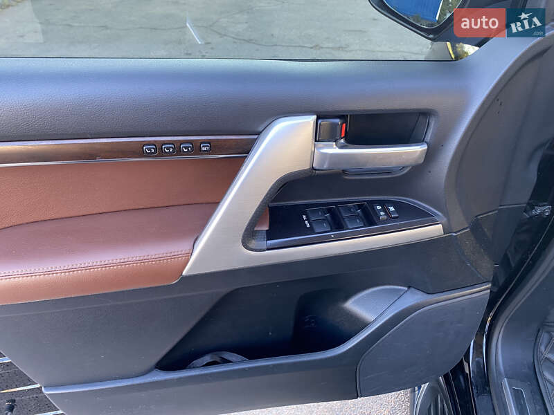 Внедорожник / Кроссовер Toyota Land Cruiser 2020 в Житомире фото 23 Внедорожник / Кроссовер Toyota Land Cruiser 2020 в Житомире