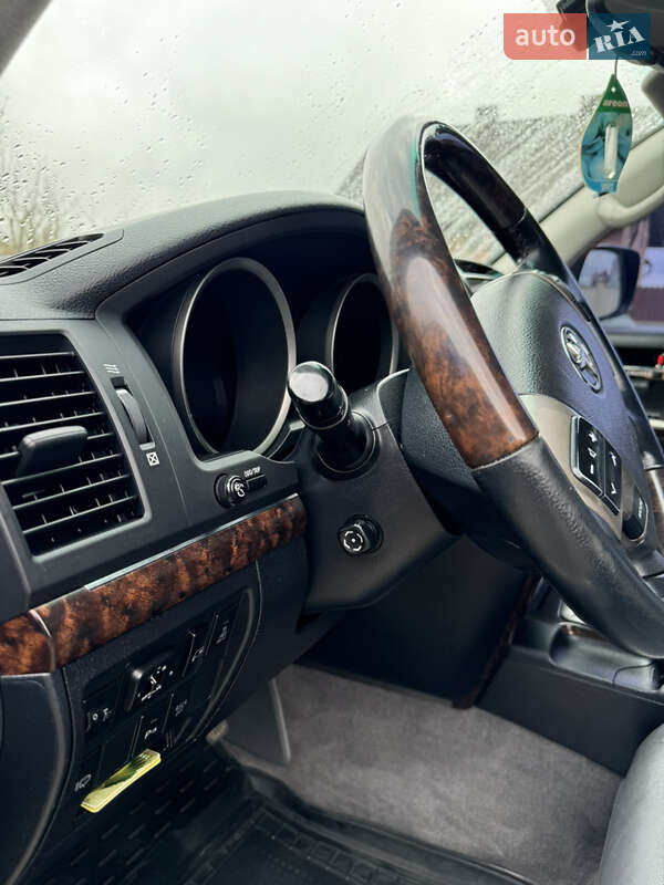 Внедорожник / Кроссовер Toyota Land Cruiser 2010 в Тернополе