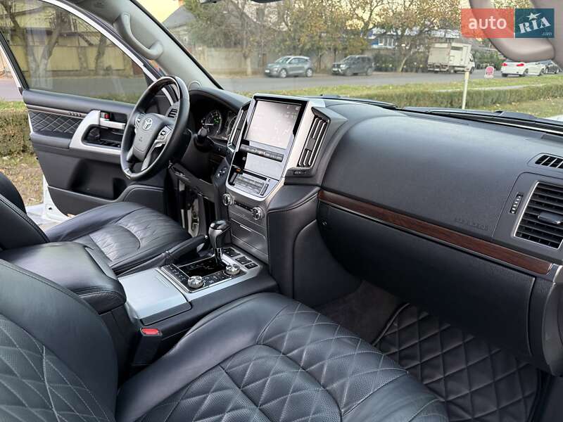 Внедорожник / Кроссовер Toyota Land Cruiser 2018 в Одессе фото 37 Внедорожник / Кроссовер Toyota Land Cruiser 2018 в Одессе