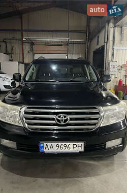 Позашляховик / Кросовер Toyota Land Cruiser 2010 в Петропавлівській Борщагівці