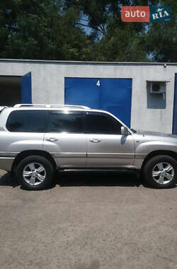 Внедорожник / Кроссовер Toyota Land Cruiser 2005 в 