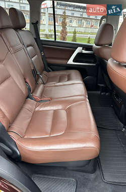 Внедорожник / Кроссовер Toyota Land Cruiser 2016 в 