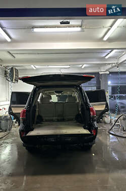 Внедорожник / Кроссовер Toyota Land Cruiser 2008 в 