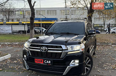 Позашляховик / Кросовер Toyota Land Cruiser 2017 в Києві