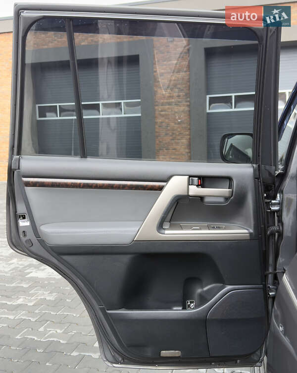 Внедорожник / Кроссовер Toyota Land Cruiser 2008 в Черновцах