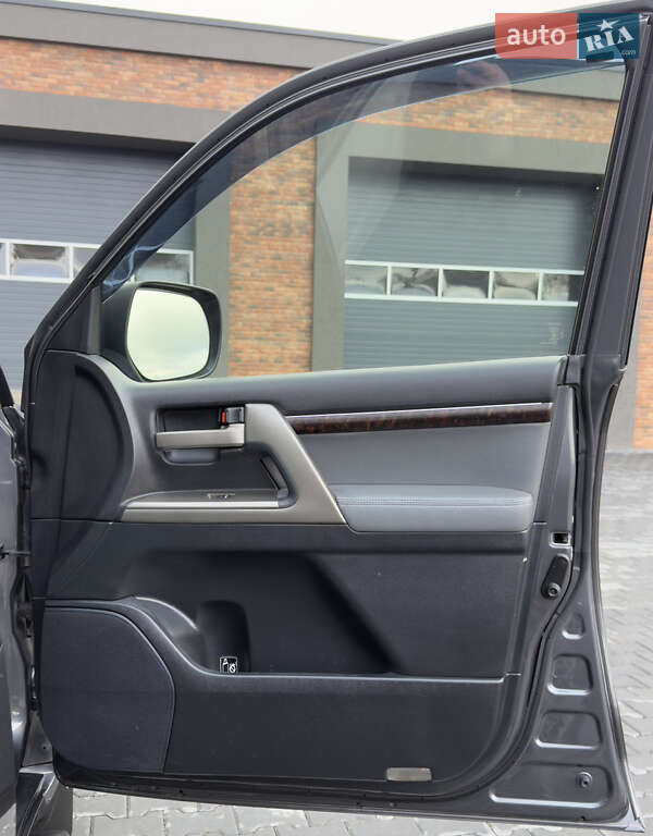 Внедорожник / Кроссовер Toyota Land Cruiser 2008 в Черновцах