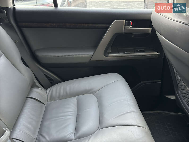 Внедорожник / Кроссовер Toyota Land Cruiser 2008 в Черновцах