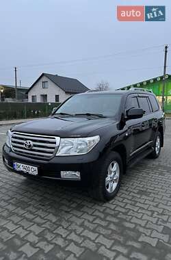 Позашляховик / Кросовер Toyota Land Cruiser 2011 в Вараші