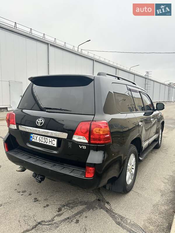 Внедорожник / Кроссовер Toyota Land Cruiser 2012 в Киеве