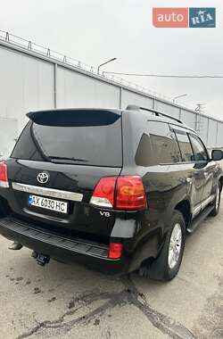 Позашляховик / Кросовер Toyota Land Cruiser 2012 в Києві